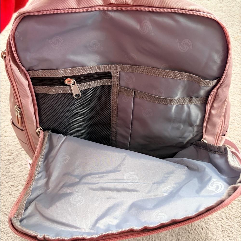 Versatile Backpack - Picture 4 of 8